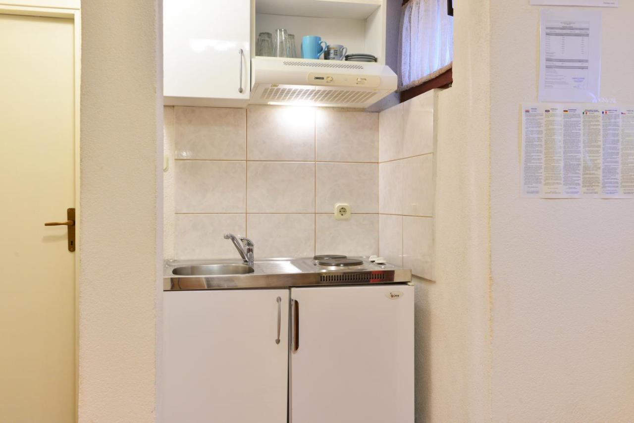 Apt Lavender On Nincevica St- 1 Bedroom Apt 5 Min To The Old Town Of Split Exterior photo