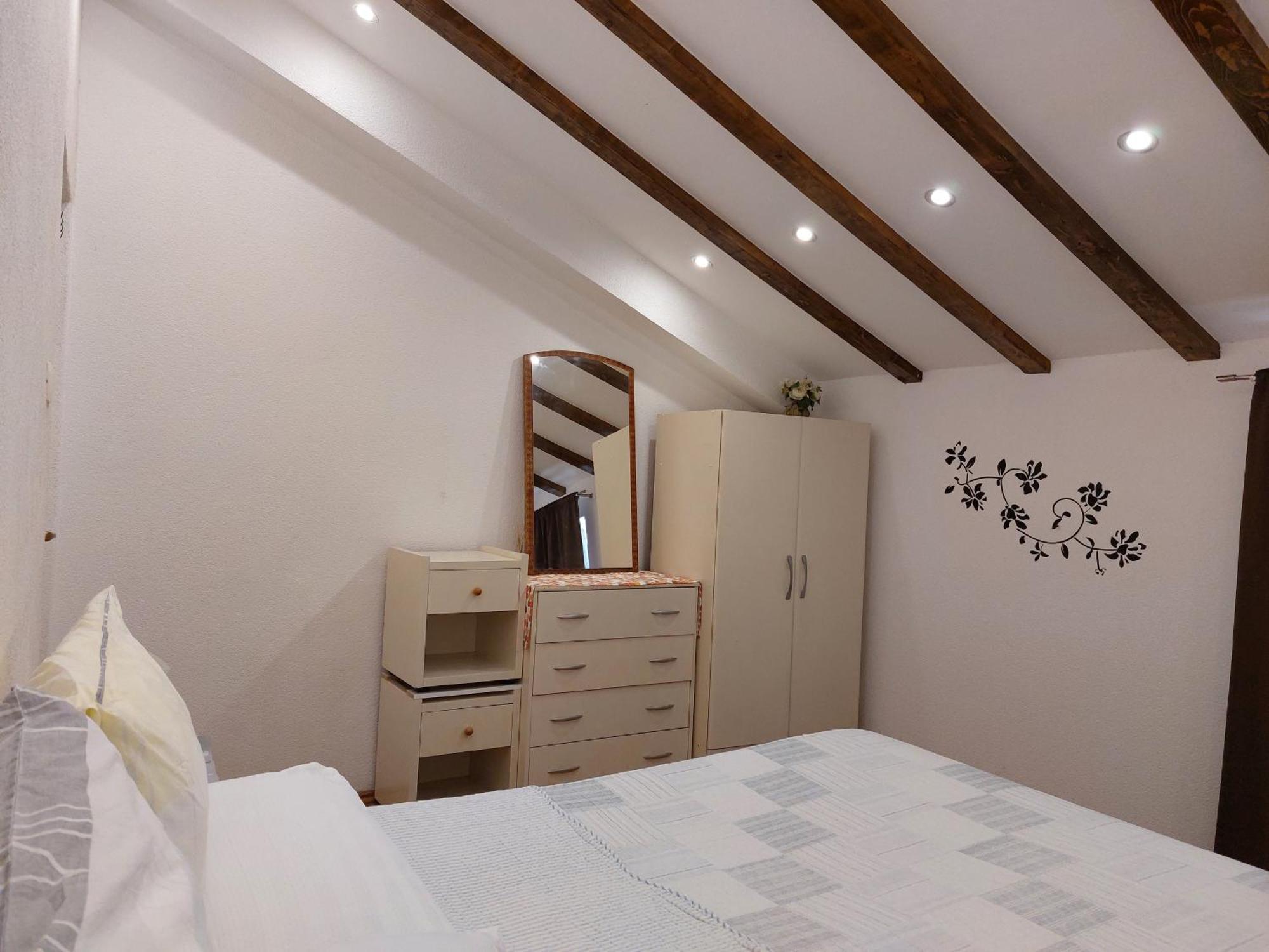 Apt Lavender On Nincevica St- 1 Bedroom Apt 5 Min To The Old Town Of Split Exterior photo